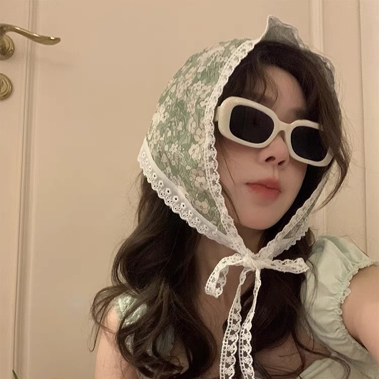 Vintage Fashion Bloggers - Korean Blogger Style Triangle Head Scarf