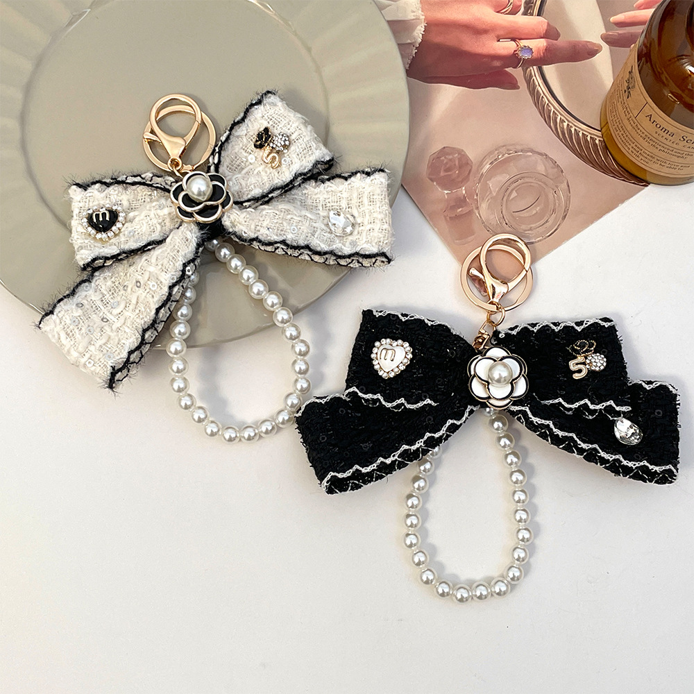 Vintage Fashion Ornaments - 2026 Women's Cloth Bowknot Keychains Webbing