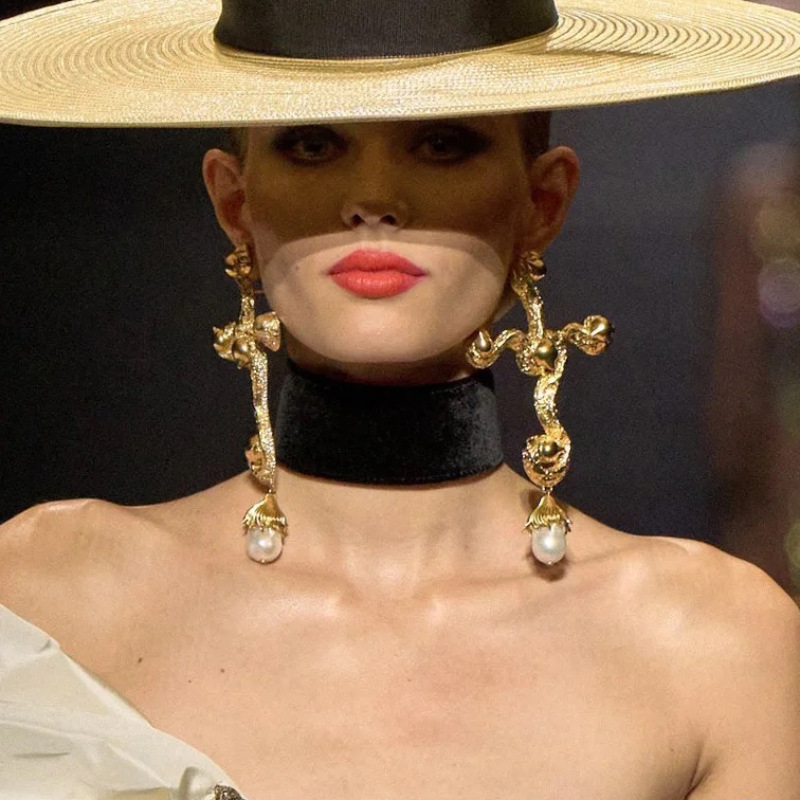 Vintage Fashion Jewelry Brands - Vintage Baroque Style Metal Alloy Cross