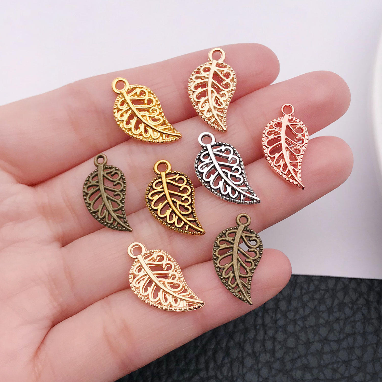 Vintage Fashion Ornaments - 50/210 pcs Six-Color Leaf-Shaped Alloy Pendants,