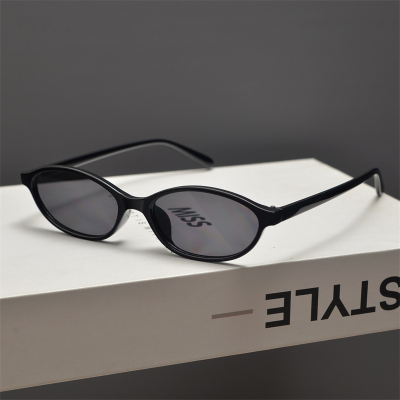 New Retro Oval Cat Eye Sunglas - Vintage Fashion Glasses review and price