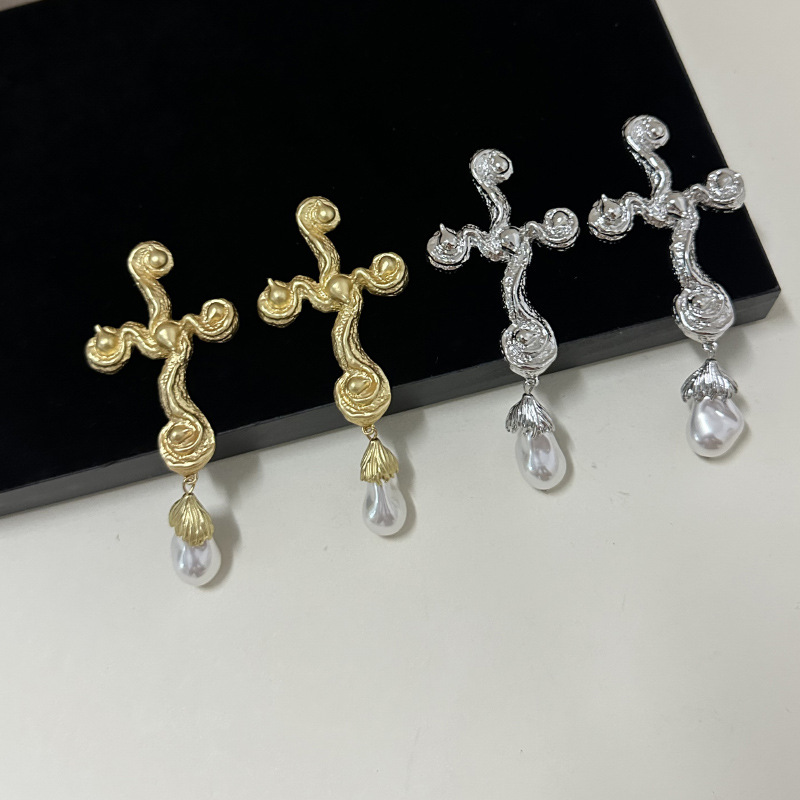 Vintage Baroque Style Metal Al - Vintage Fashion Jewelry Brands review and price