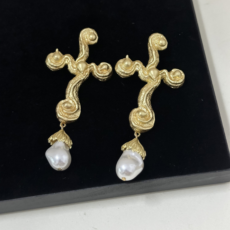 Vintage Baroque Style Metal Al - Vintage Fashion Jewelry Brands review and price